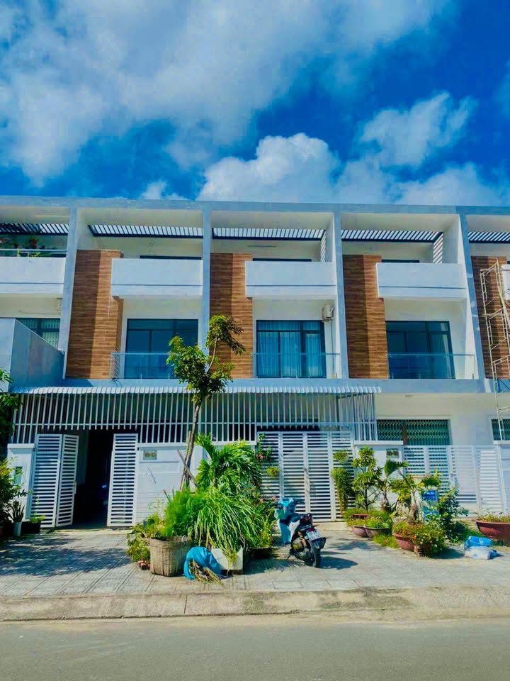 Nhà phố Khu Đô Thị Tây Bắc Rạch Giá 110m² giá 3 tỷ - Chính chủ sổ hồng riêng!