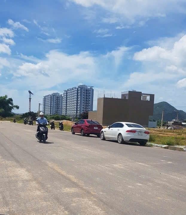 Đất nền Chợ Dinh Quy Nhơn 102m² giá chỉ 2.5 tỷ - Đầu tư sinh lời ngay!