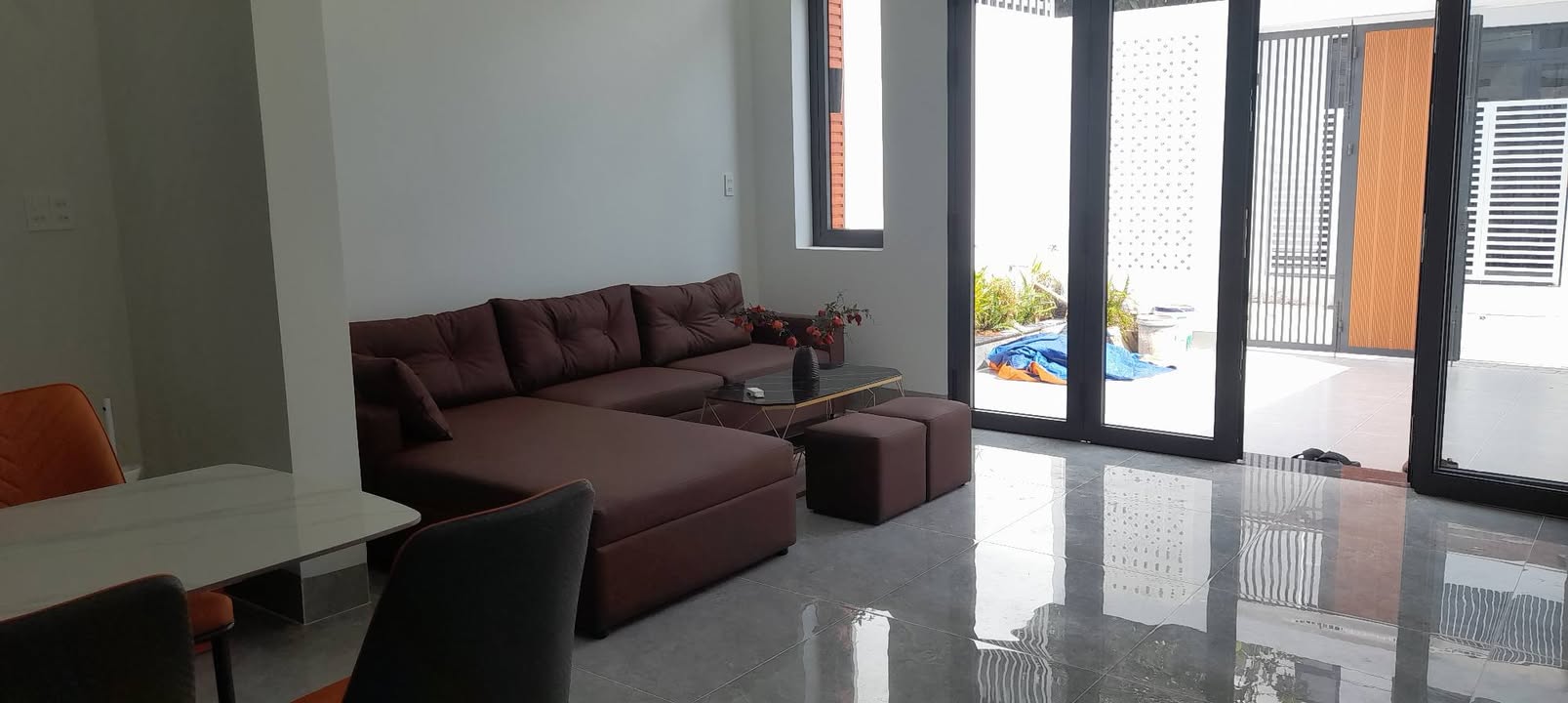 Nhà phố Hồ Văn Huê, Vĩnh Quang, 100m² giá 1.7 tỷ - Thiết kế hiện đại, ô tô vào tận nhà!