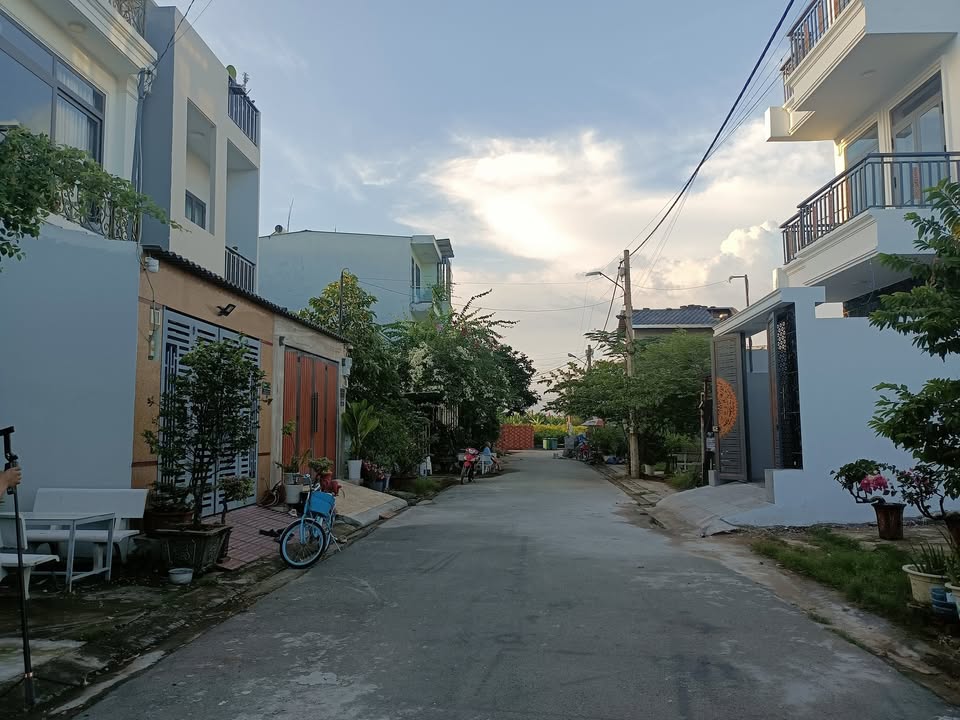 Đất Gò Cát – Phú Hữu – Thủ Đức 77m² giá 4.25 tỷ - Lô đất vuông vức, vị trí đẹp!