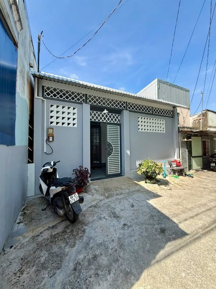 Nhà cho thuê Hẻm 611 Nguyễn Trung Trực, An Hoà 93m² - Nội thất đầy đủ, giá chỉ 7 triệu/tháng!