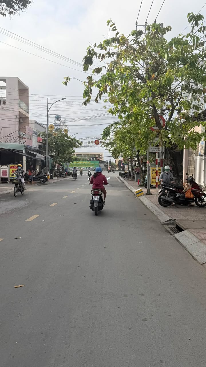 Nhà 2 Lầu Mặt Tiền Đường 3/2, Trung Tâm TX Cai Lậy 54m² - Giá Thỏa Thuận, Full Nội Thất!