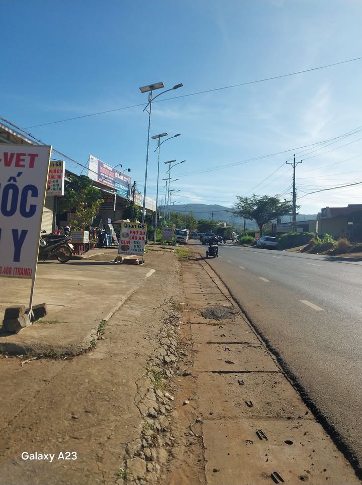 Bán gấp mặt tiền Quốc lộ 27 Đạ Ròn 97m² giá 1.95 tỷ - Khu kinh doanh sầm uất!