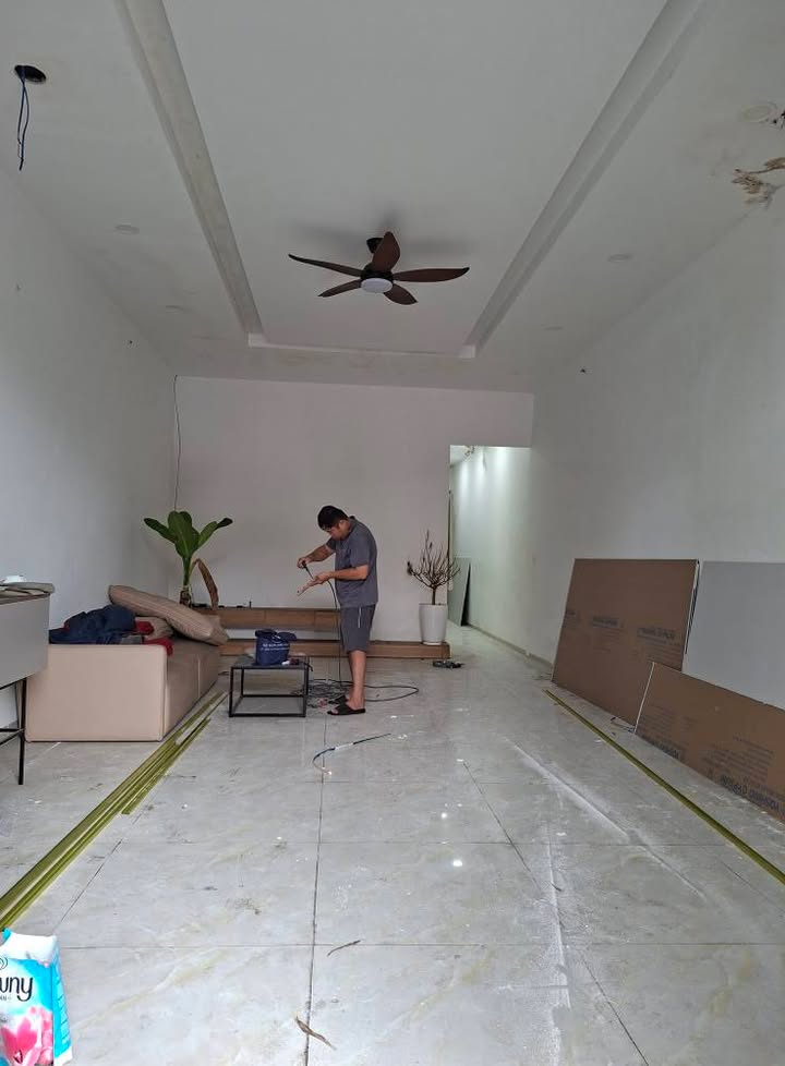 Nhà cho thuê mặt tiền đường Cách Mạng Tháng 8, quận Cẩm Lệ, Đà Nẵng 100m² - Thiết kế đẹp, giá chỉ 15 triệu/tháng!