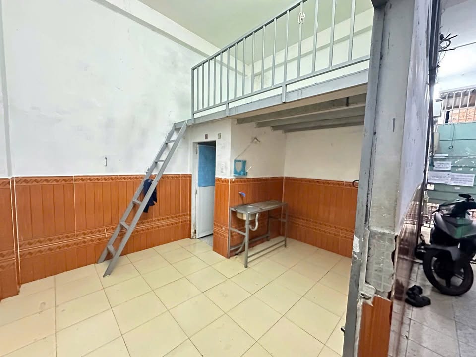 Phòng cho thuê tại 1017 Lạc Long Quân, Tân Bình chỉ 2.89 triệu - Tiện nghi đầy đủ, giờ giấc tự do!