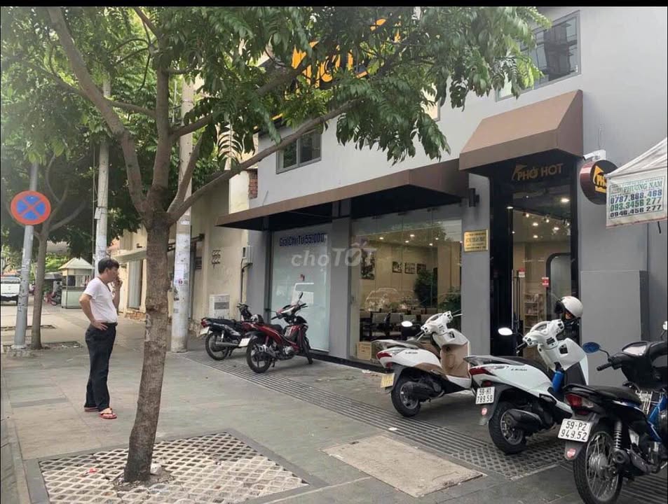 Cho thuê nhà mặt tiền Quận 1 - 104m² giá 70 triệu - Vị trí đắc địa cho kinh doanh!