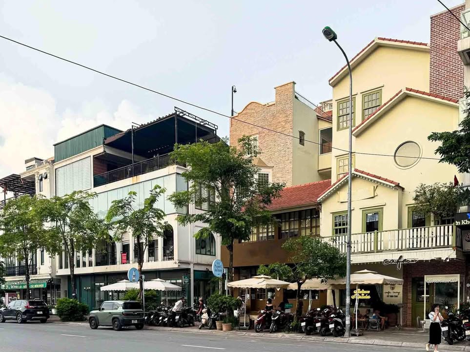 Nhà mặt phố Vũ Phạm Hàm Cầu Giấy 130m² giá 115 triệu - Phù hợp kinh doanh mọi mô hình!