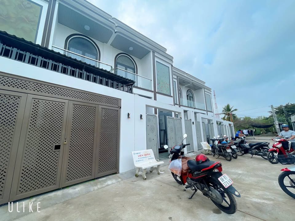 Nhà phố Phước Hậu Vĩnh Long 98m² giá 3 tỷ - Full nội thất sang trọng!