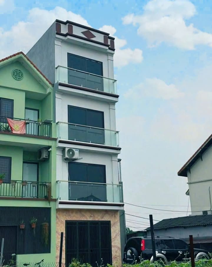 Nhà đẹp Đa Tốn, Gia Lâm 40m² giá 4.95 tỷ - Ô tô đỗ cửa, vào ở ngay!