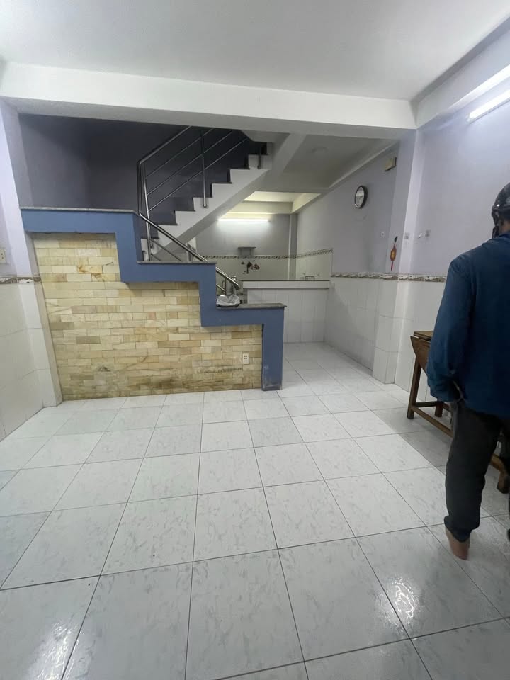 Nhà cho thuê đường Hiệp Nhất, phường 4, Tân Bình 37m² - Gần chợ, tiện ích đầy đủ!