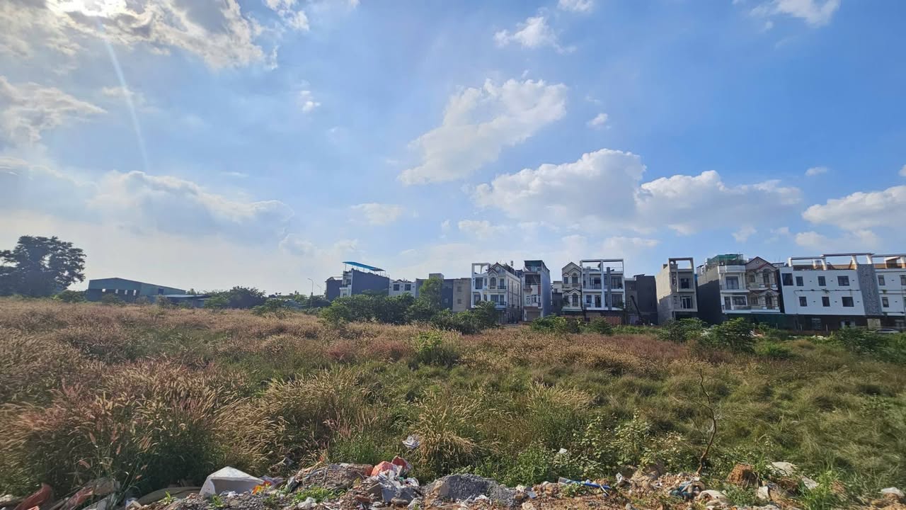 Đất lớn 17.792m² gần ngã tư Miếu Ông Cù, Bình Chuẩn - Giá 14 triệu/m², sổ hồng riêng!