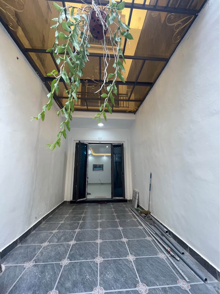 Nhà độc lập khu quân nhân Lê Hồng Sơn 72m² giá 2.9 tỷ - Gần viện sản, tiện ích đầy đủ!