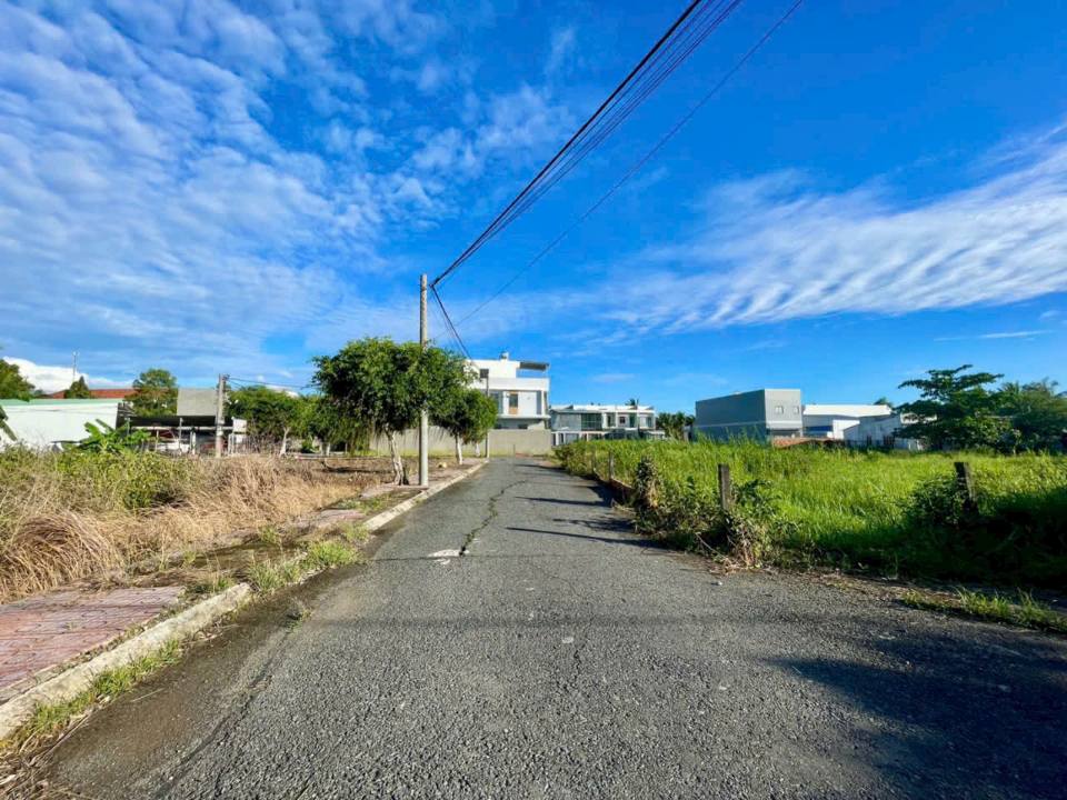 Đất nền mặt tiền nhựa Tân Mỹ Chánh 100m² giá 800 triệu - Sổ đỏ chính chủ!