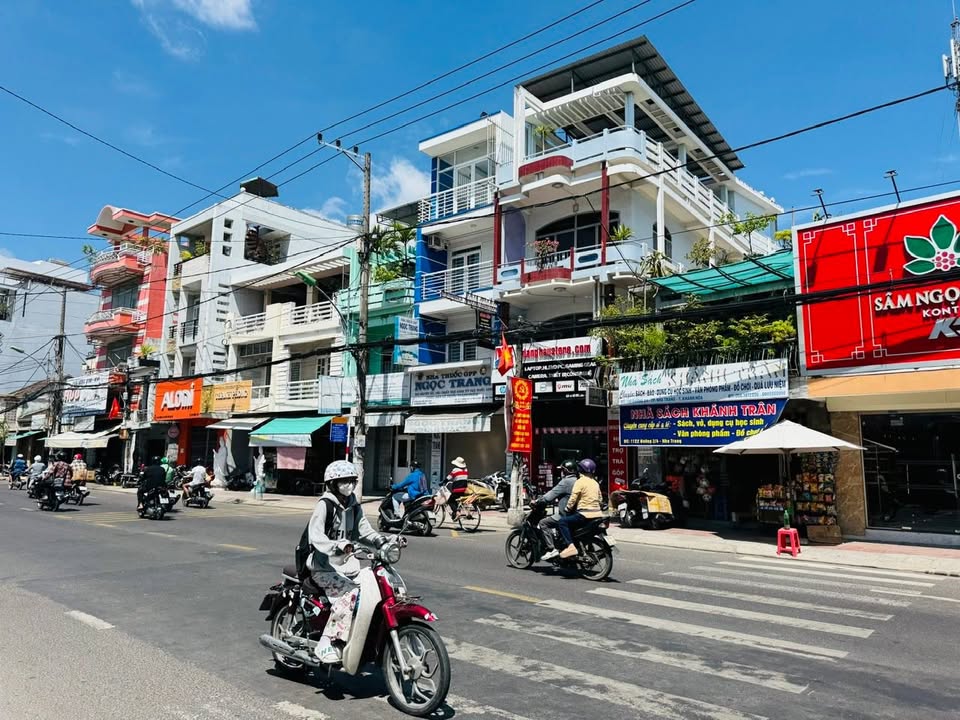 Đất nền 2 mặt tiền đường 2/4 Vạn Thắng 263.5m² chỉ 33.7 tỷ - Cơ hội đầu tư sinh lời!