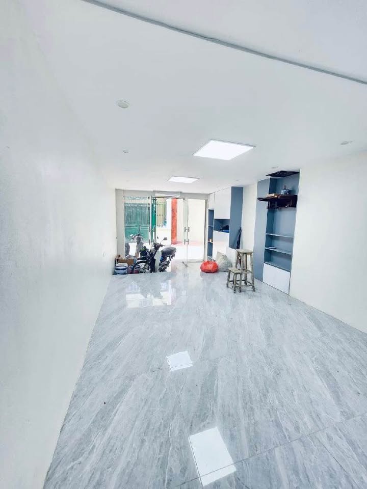Bán gấp nhà ngõ ô tô tránh Đống Đa 70m² giá 6 tỷ - Kinh doanh sầm uất!