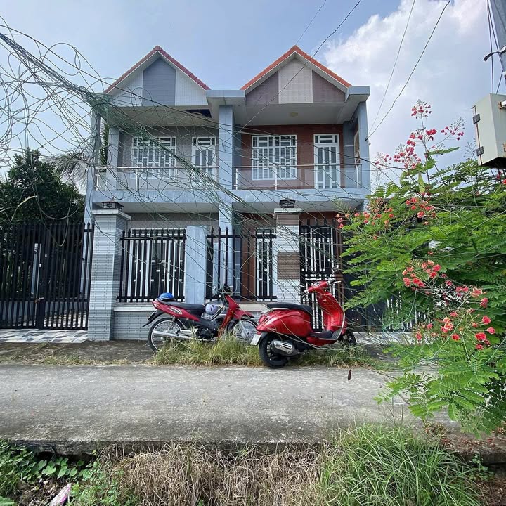 Nhà 1 Trệt 1 Lầu tại xã Phú Hưng, Bến Tre 162m² giá 1.5 tỷ - Bán gấp, giá tốt!