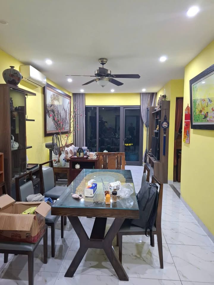 Chung cư Valencia Việt Hưng 80m² giá 5 tỷ - Không gian sống lý tưởng!