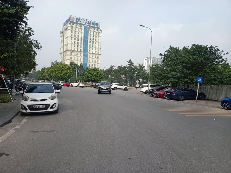 FrontHouse 108 Hoàng Như Tiếp 155m² giá 25 tỷ - Kinh doanh sầm uất ngay mặt đường!