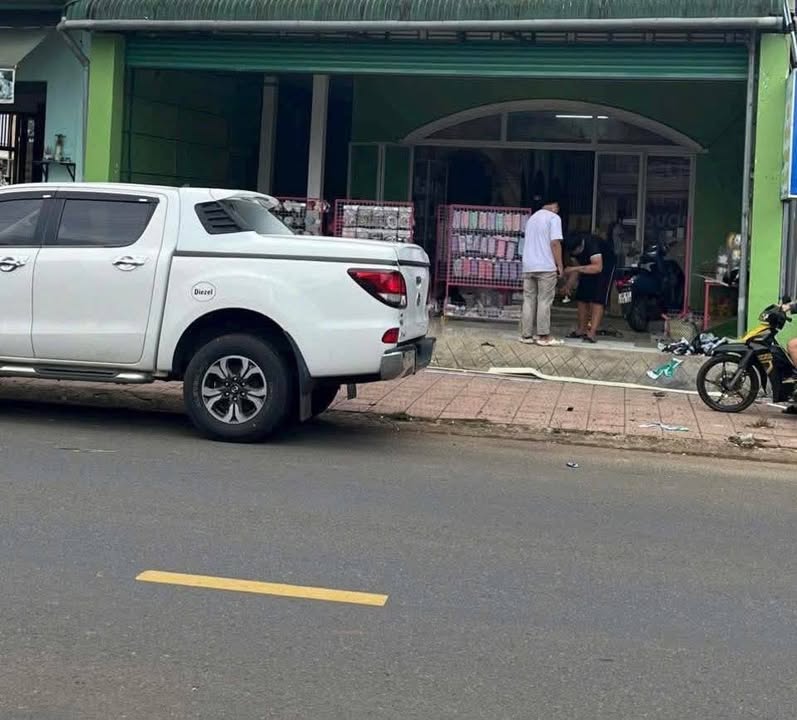 Nhà Bán Đường Hùng Vương, Bảo Lâm 200m² - Mặt tiền rộng thoáng, giá chỉ 6,4 tỷ!