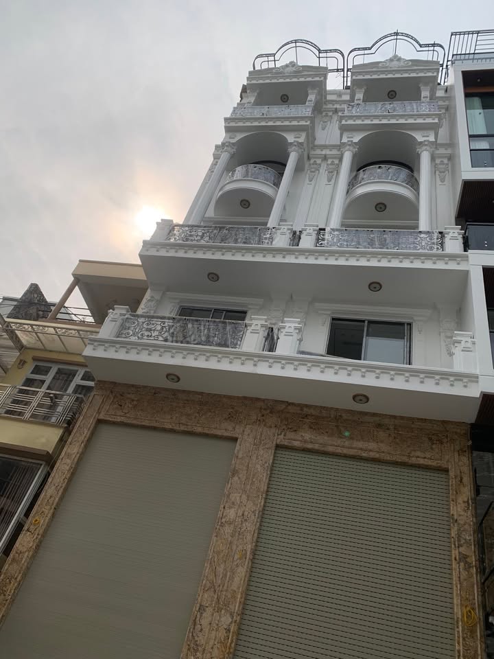 Nhà phố tân cổ điển Ngọc Thụy Long Biên 60m² giá 25.5 tỷ - Sổ đỏ chính chủ, thương lượng!