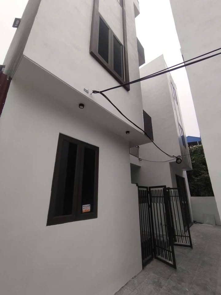 Nhà 3 tầng 274 Đường Kênh 50m² giá 2.35 tỷ - Gần vòng xuyến Đông A!