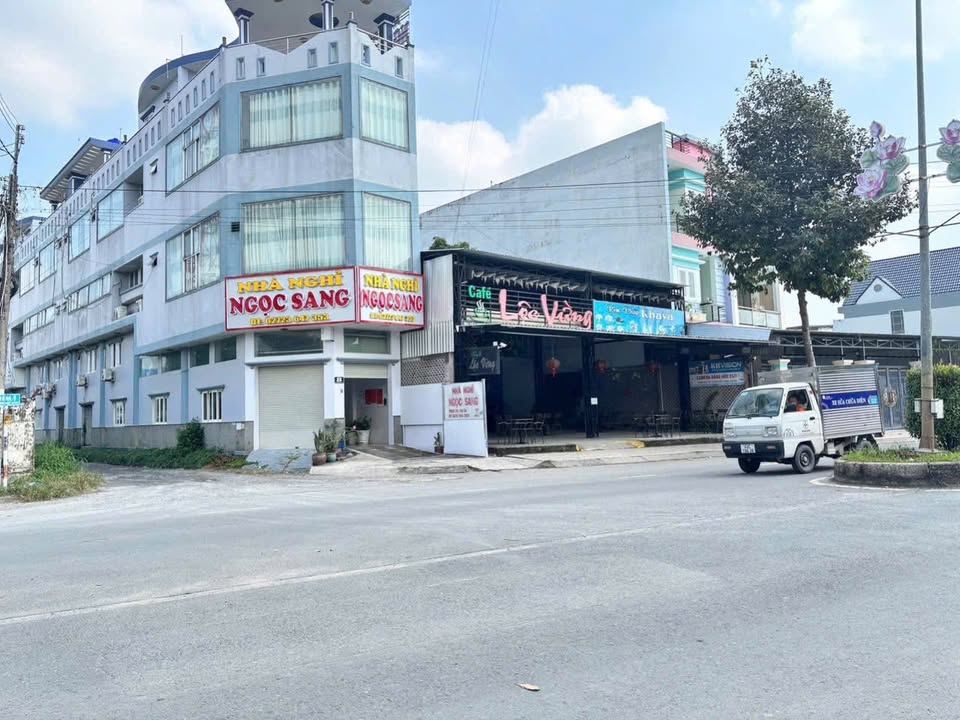 Đất thổ cư Bến Lức 100m² giá 2 tỷ - Nền đẹp, tiện ích đầy đủ!