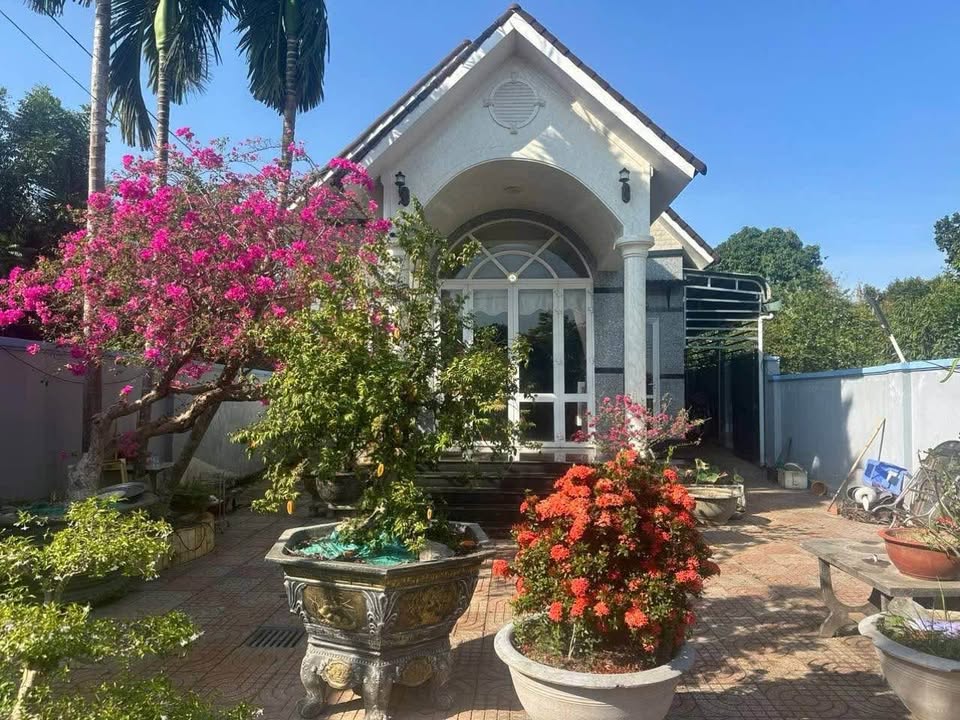 Nhà nguyên căn mặt tiền đường số 1 Suối Nghệ, Châu Đức 10 triệu - Full nội thất ngay!