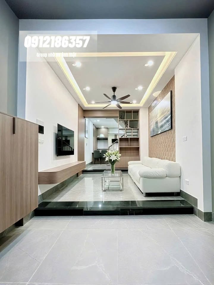 Nhà Thanh Nhàn 42m² 5 tầng 8.8 tỷ - Đầu tư thông minh tại quận Hai Bà Trưng!