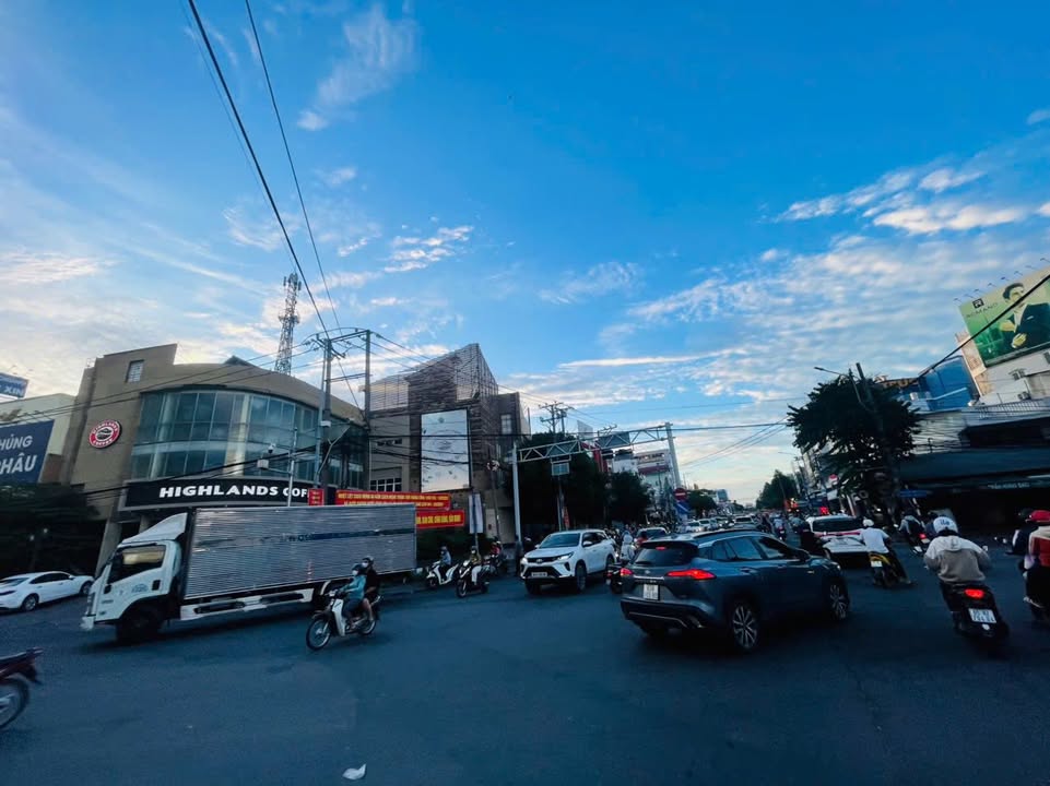 Nhà góc 2 mặt tiền Mậu Thân, Ninh Kiều 92m² - Vị trí đắc địa, cho thuê ngay!