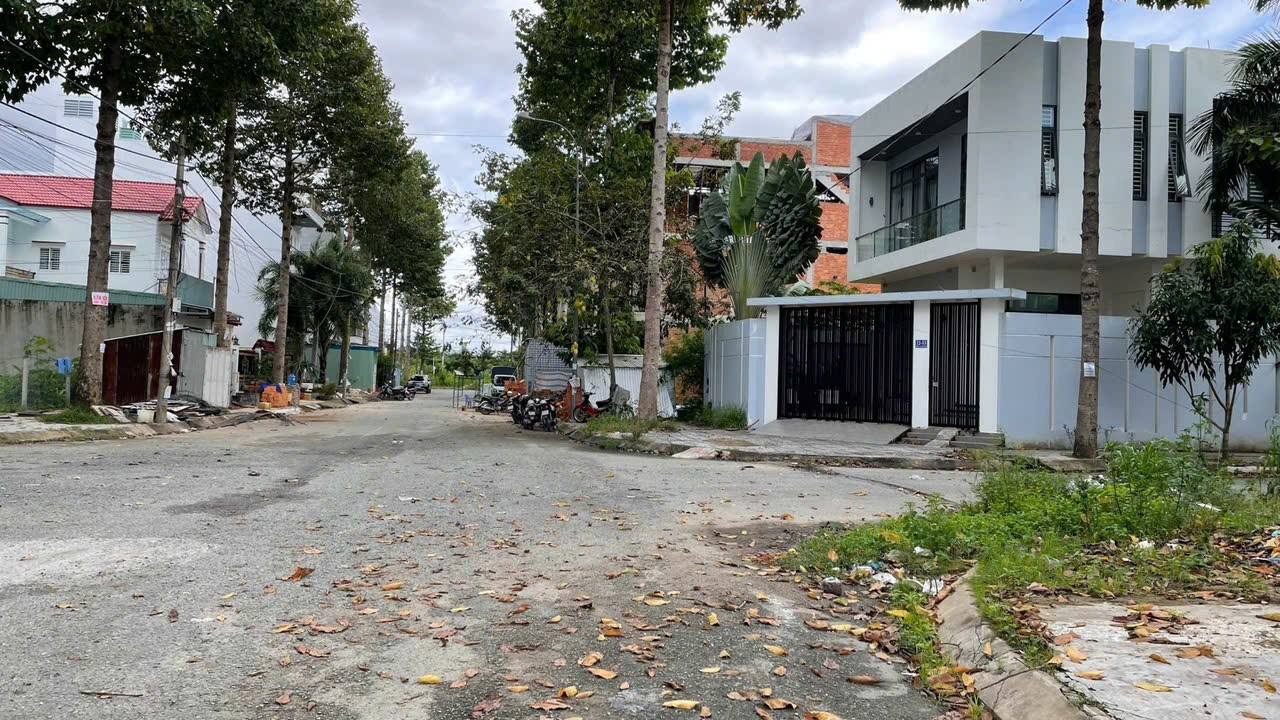 Nhà phố 3 tầng Khu đô thị Nam Cần Thơ 120m² giá 6 tỷ - Gần BV Hoàn Mỹ!