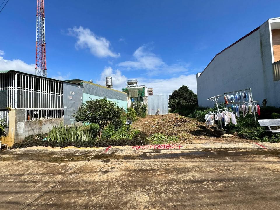 Đất thổ cư Hẻm 434/69, Y Moan, Buôn Ma Thuột 100m² giá 1.98 tỷ - Vị trí đẹp, tiện ích đầy đủ!