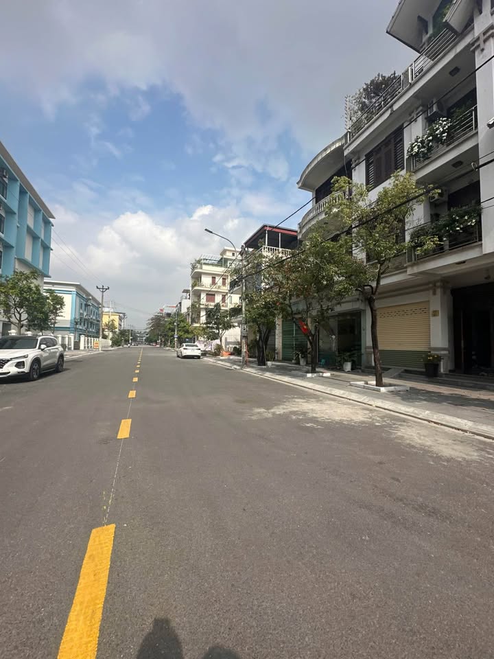Đất nền Hạ Long 64m² giá 9 tỷ - Vị trí trung tâm thuận lợi kinh doanh!