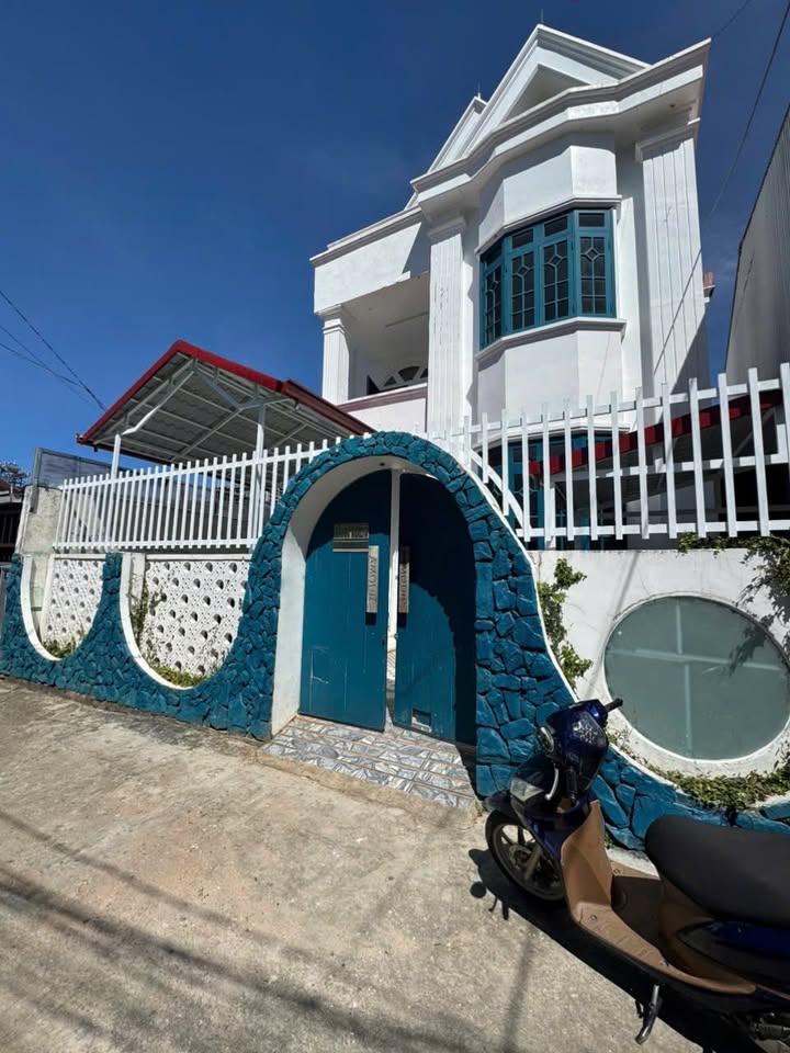 Cho thuê villa Hàn Thuyên Đà Lạt - 11 phòng ngủ, giá 35 triệu/tháng