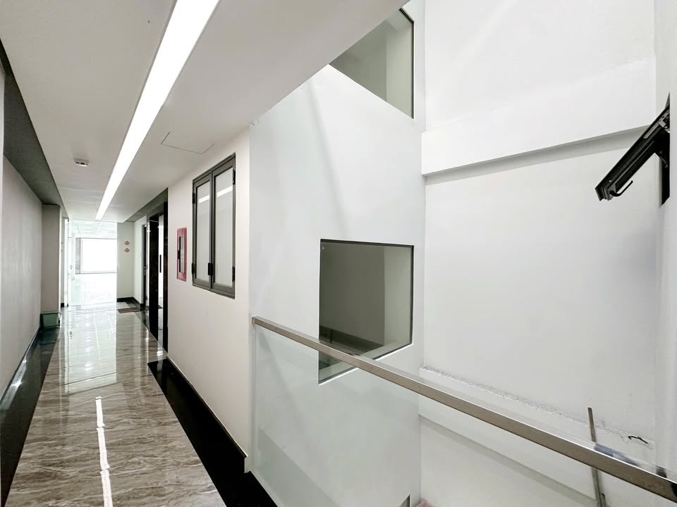 Cho thuê văn phòng 60m² gần sân bay Tân Sơn Nhất - Phù hợp mọi nhu cầu kinh doanh!