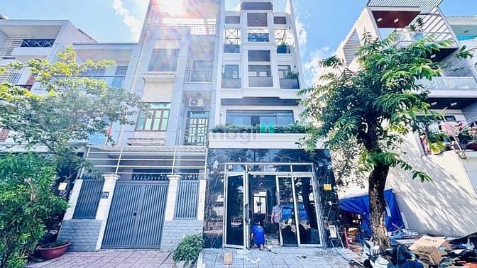 Nhà Phố Hiện Đại Phong Cách Châu Âu 90m² giá 18.6 tỷ - Đường rộng 12m KDC Dân Trí Cao