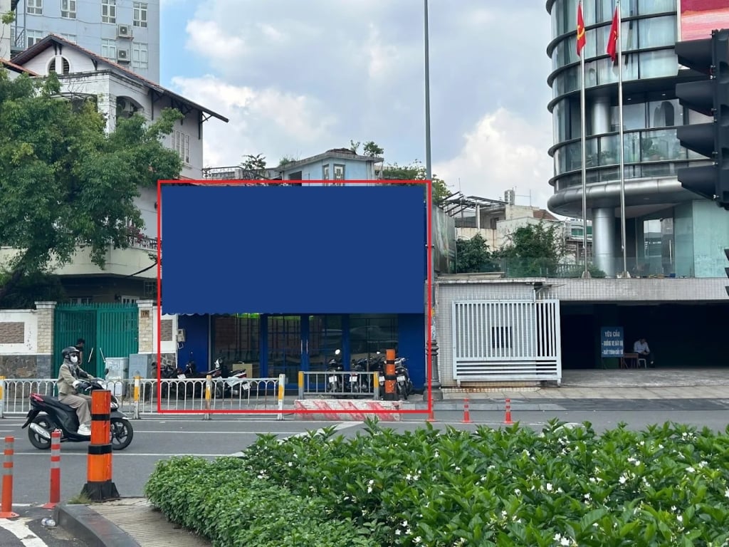 Nhà mặt tiền 6.3x15m (94.5m2) góc ngã tư Nguyễn Văn Trỗi - Trần Huy Liệu - Kinh doanh ngay!