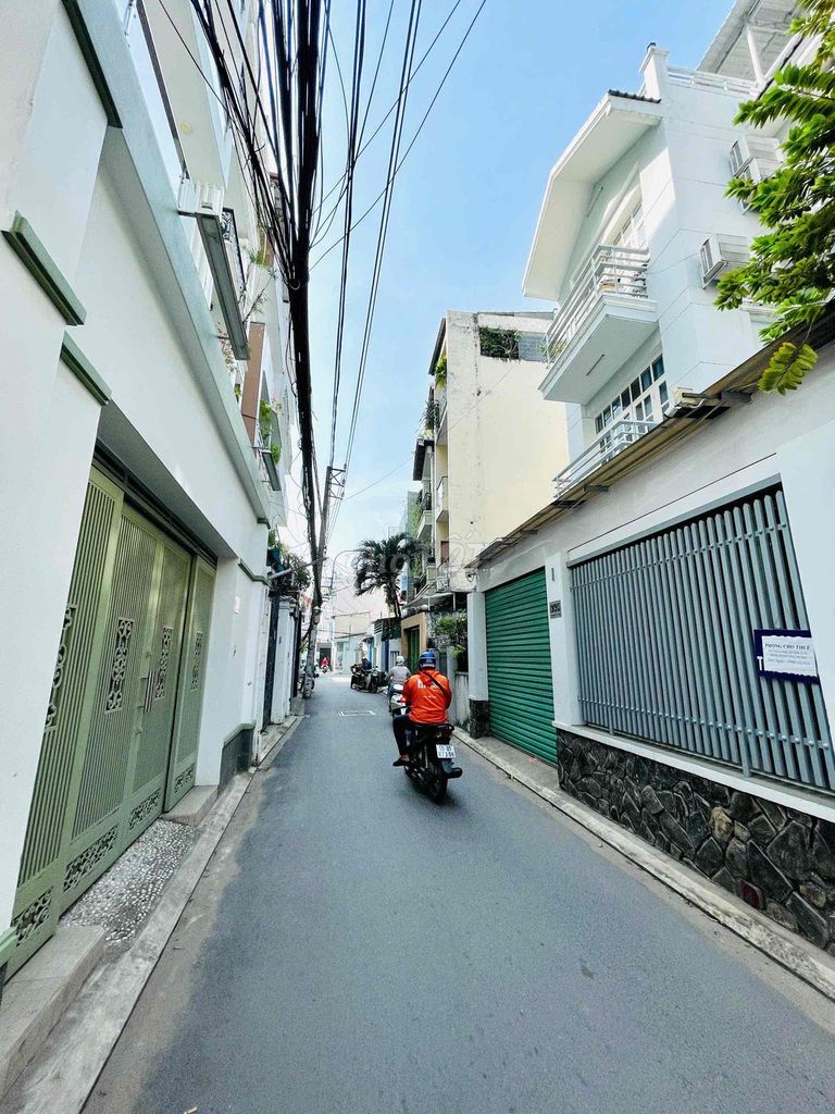 Nhà 2 Lầu Thích Quảng Đức, Phú Nhuận 30m² giá 2.36 tỷ - Chính chủ bán gấp!