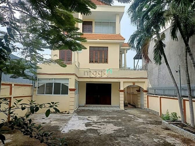 Biệt thự 3 tầng Tân Thuận Đông quận 7, diện tích 600m² giá chỉ 24 tỷ - Không thể bỏ lỡ!