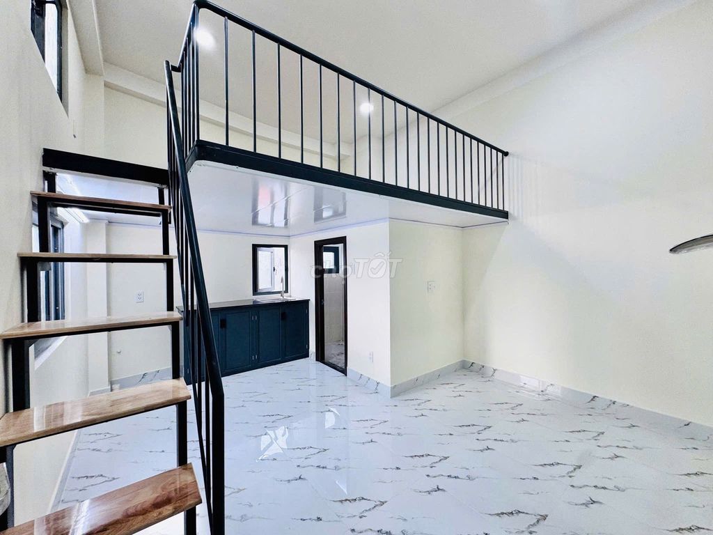 Phòng gác Đỗ Ngọc Quang 25m² giá 5.5 triệu - Cửa sổ trời thoáng mát!