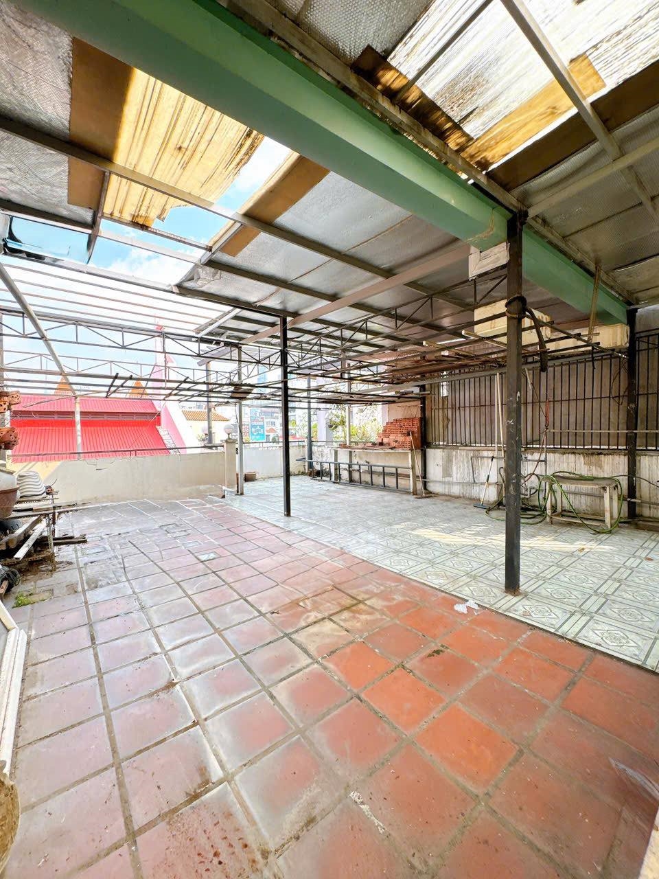 Nhà 3 tầng Bạch Đằng 102m² giá 17.9 tỷ - Vị trí đắc địa, kinh doanh thuận lợi!