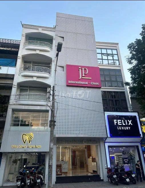 Cho thuê Tòa Nhà Mặt Tiền Nguyễn Cư Trinh, Quận 1, 700m² giá 150 triệu - Phù hợp kinh doanh đa ngành