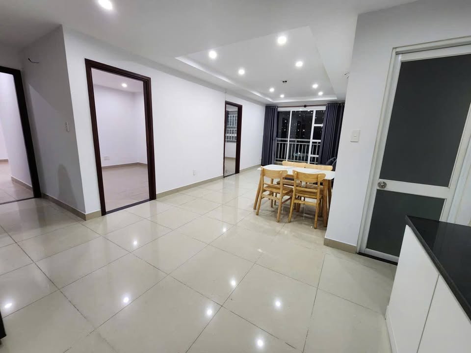 Căn hộ Thịnh Vượng 100m² giá 4.85 tỷ - Thiết kế thoáng mát, sẵn sàng vào ở!