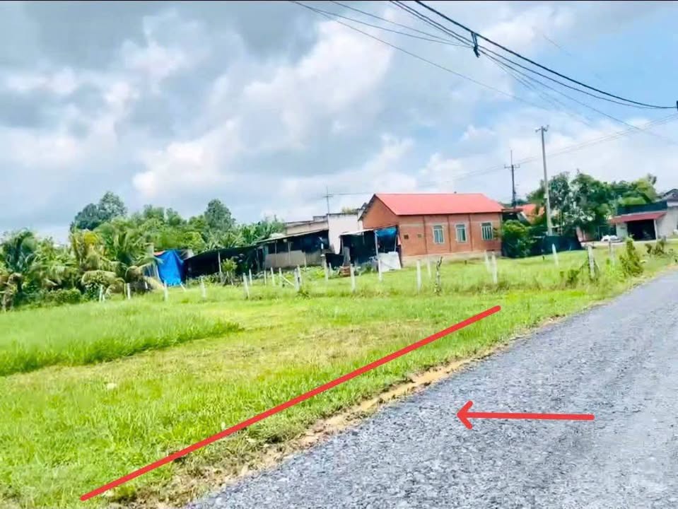 Đất nền Nhuận Đức, Củ Chi 209m² - Mặt tiền đường trải đá 12m, giá chỉ 2.15 tỷ!