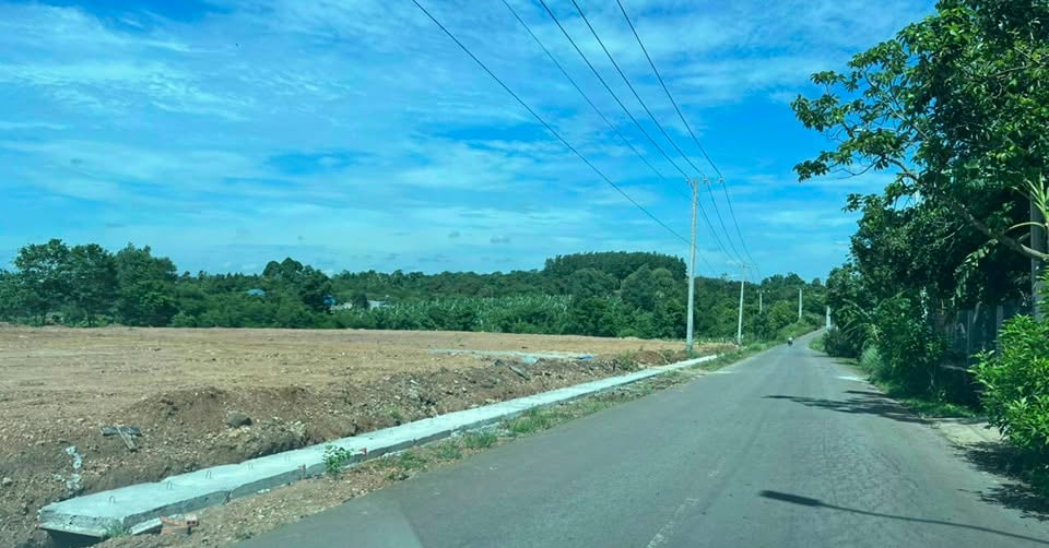 Đất nông nghiệp Dầu Tiếng 3,3ha giá 12.5 tỷ - Mặt tiền 180m, đầu tư sinh lời!