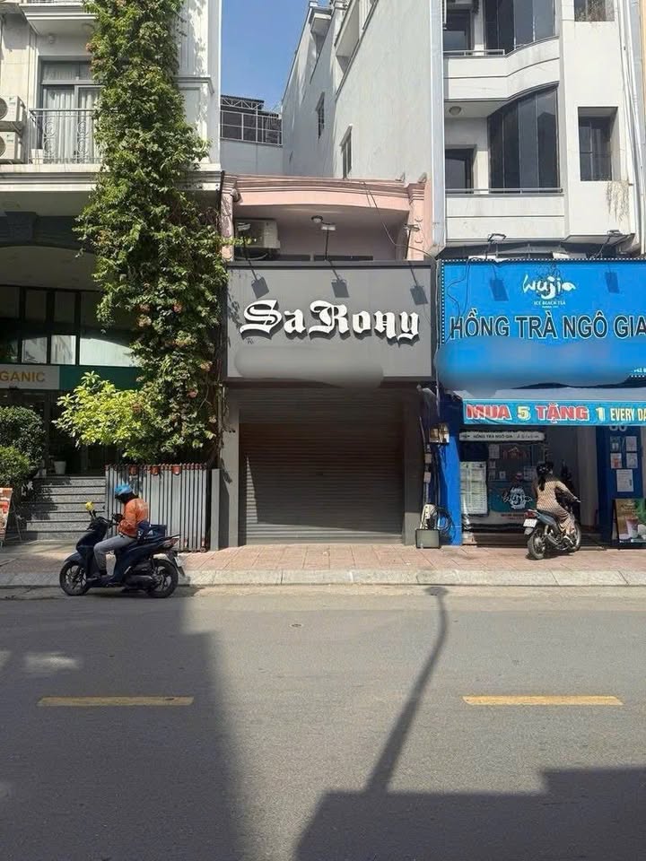Nhà mặt tiền cho thuê tại Huỳnh Văn Bánh, Phú Nhuận - 68m² giá 30 triệu/tháng - Cơ hội kinh doanh tuyệt vời!