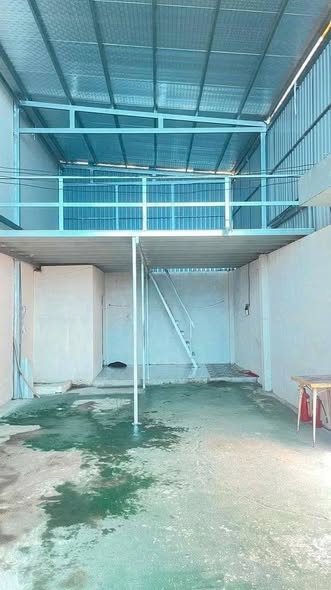 Nhà mặt tiền Thạnh Lộc 15, Quận 12, 100m² giá chỉ 10 triệu/tháng - Phù hợp kinh doanh và sinh sống!