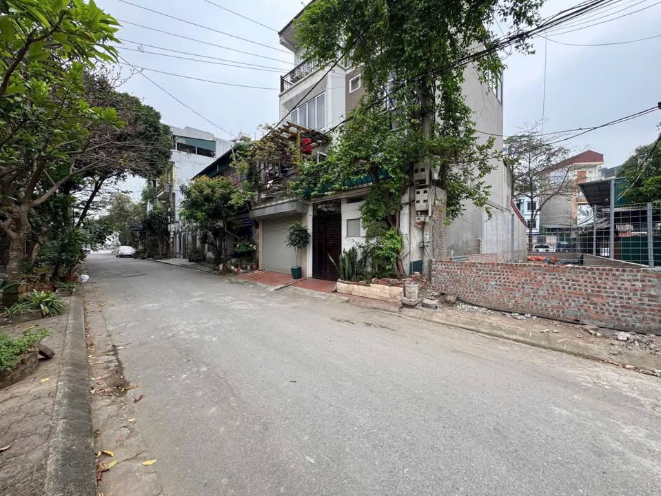 FrontHouse mặt tiền đường Thượng Thanh 90m² giá 13.9 tỷ - Kinh doanh đắc địa!