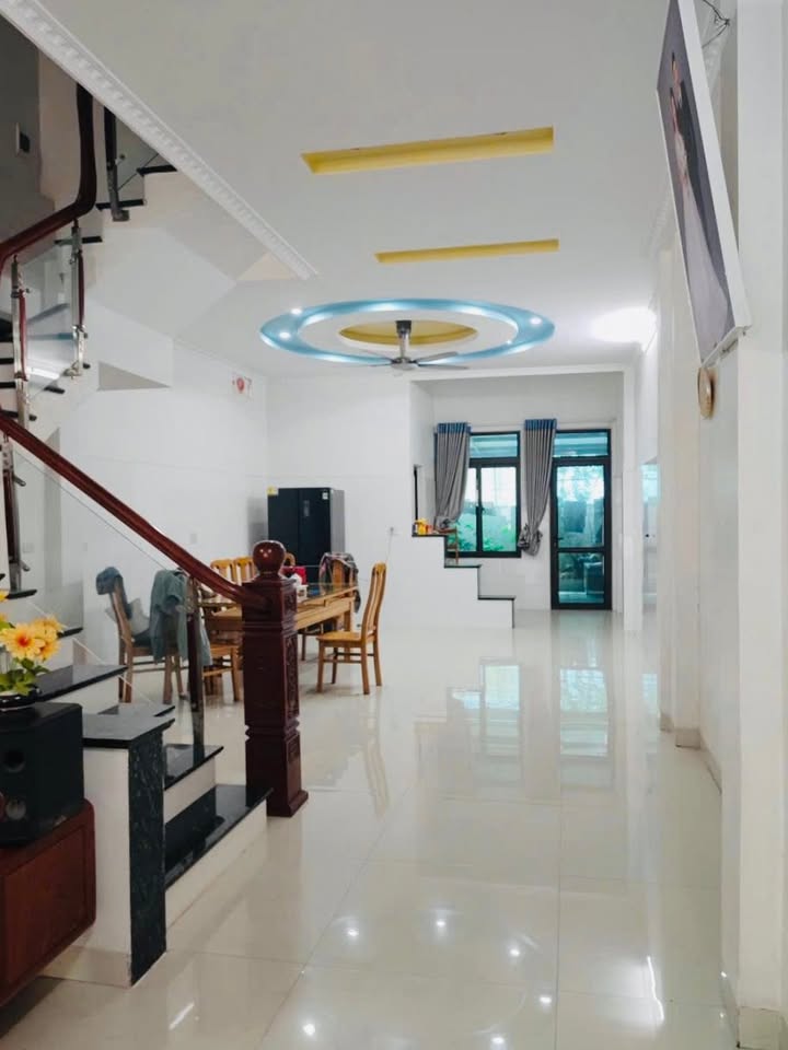 Nhà 3 tầng hiện đại tại phường An Hưng - 150m² giá 6 tỷ - Đầy đủ tiện ích!