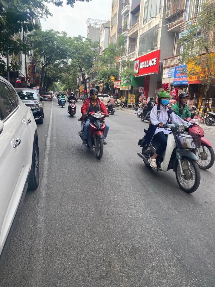 Nhà mặt phố Lạc Trung 45m², 2 tầng, giá thỏa thuận - Đầu tư sinh lời ngay!