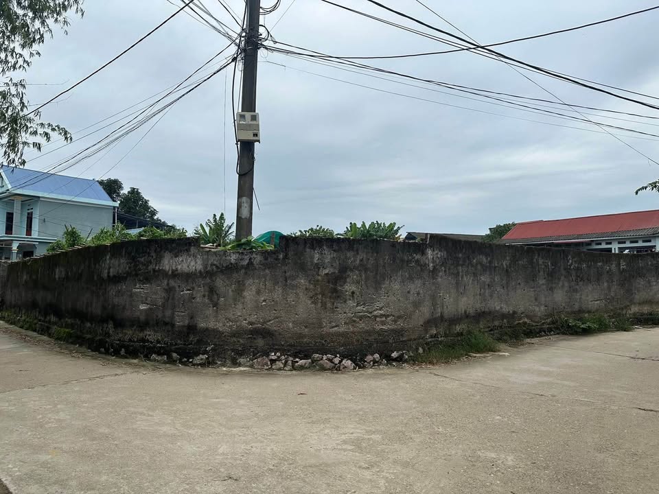 Đất nền Huống Thượng 300m² giá 3 tỷ - Mặt tiền thuận lợi, không ngập lụt!